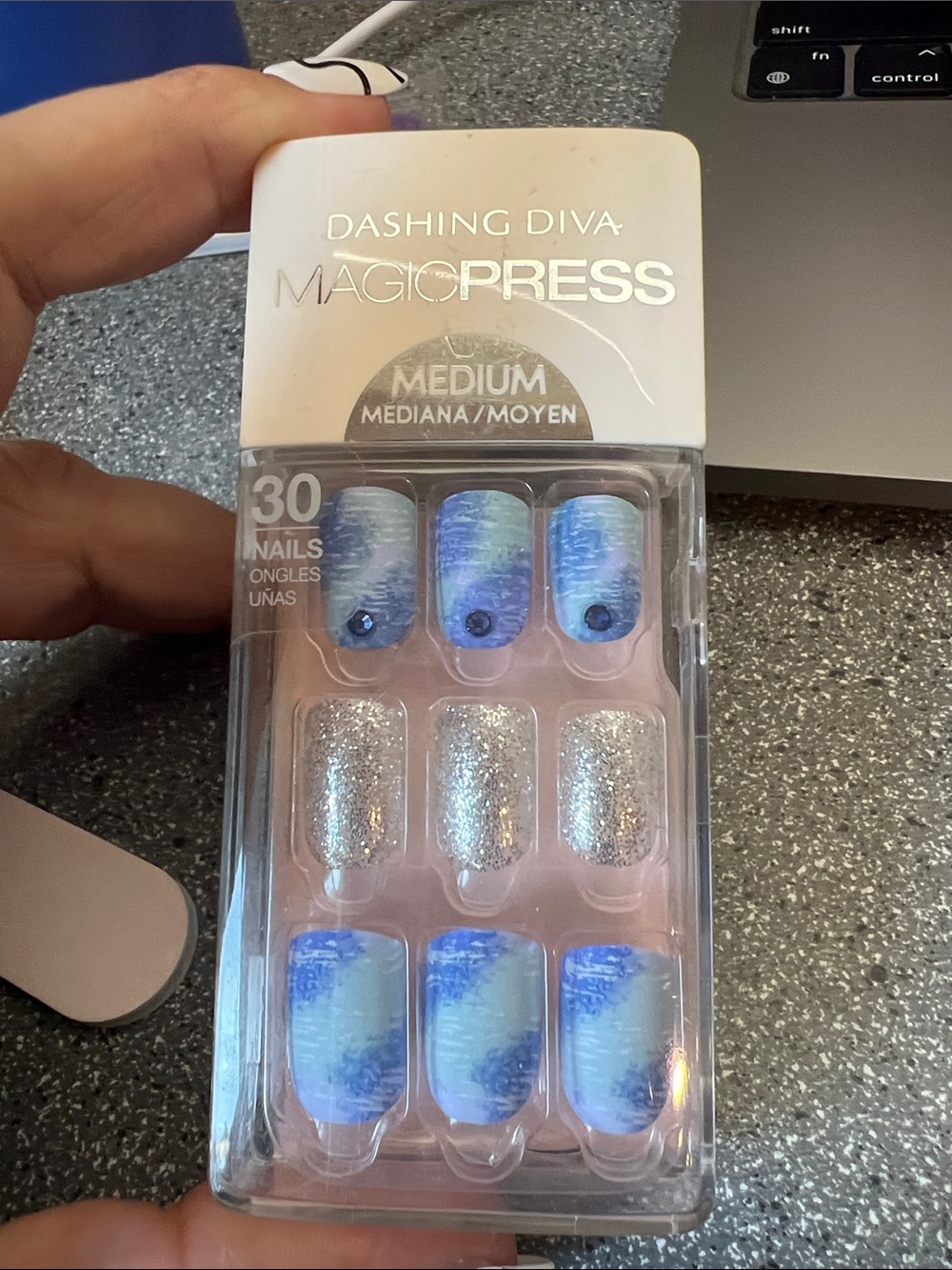 Dashing Diva Medium Blue Ombre MagicPress Press-On Nails (30 Pack)